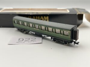 Graham Farish 0623 57' Composite in Southern Railway Green