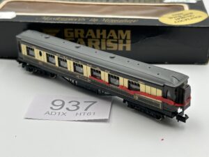 Graham Farish 0646 Pullman first class dining car in umber and cream - Wood-sided