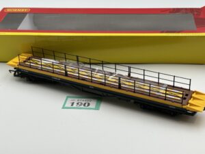 Hornby R60040 Carflat B745786 in Motorail livery