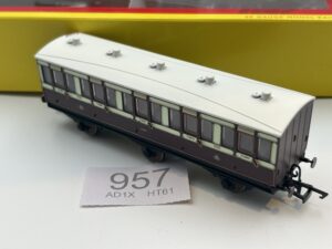Hornby R40120 6 wheel 3rd 1523 in LNWR livery - with working lights