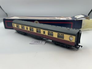 Bachmann 34-475 Thompson 63ft 1st corridor coach E1322E in BR crimson/cream