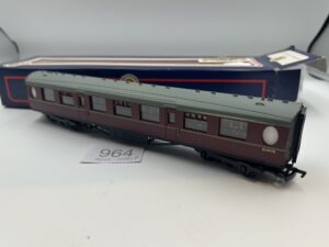 Bachmann 34-376 Thompson 2nd corridor coach E1497E in BR Maroon