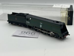 Graham Farish 1505 Battle of Britain Class 4-6-2 'Spitfire' 34066 in BR Green