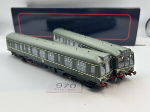 Bachmann 32-900A Class 108 2 car DMU BR green with speed whiskers.