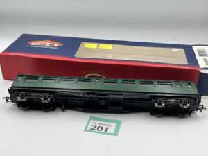Bachmann 39-301 BR Mk1 SK Pullman kitchen 2nd coach in blue grey - E334E - working table lamps