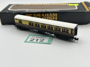 Graham Farish 0634 57' Suburban Brake in Great Western Railway Chocolate/Cream