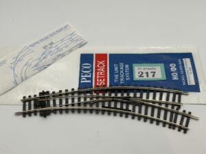 Peco OO ST-242 Code 100 Curved Right-Hand Point