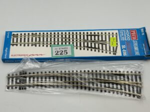 Peco OO SL-E86 Code 100 Curved Right Hand Electrofrog Point