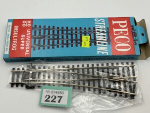 Peco OO SL-91 Insulfrog Code 100 Small Radius Right Hand Point
