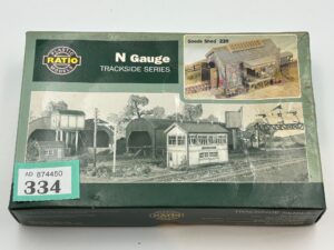Ratio N gauge 220 Stone Goods Shed Plastic Kit