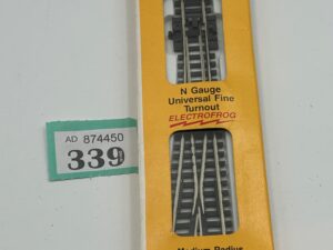 Peco N SL-E395F Finescale right hand medium point Code 55 electrofrog