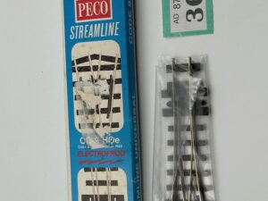 Peco OO-9 SL-E497 Code 80 Medium Radius Y Point electrofrog